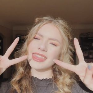 Meet your Posher, Vivian